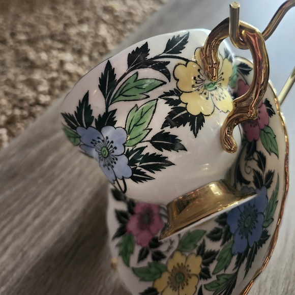 Queen's Rosina Cup, Saucer, & Stand - Picture 3 of 4